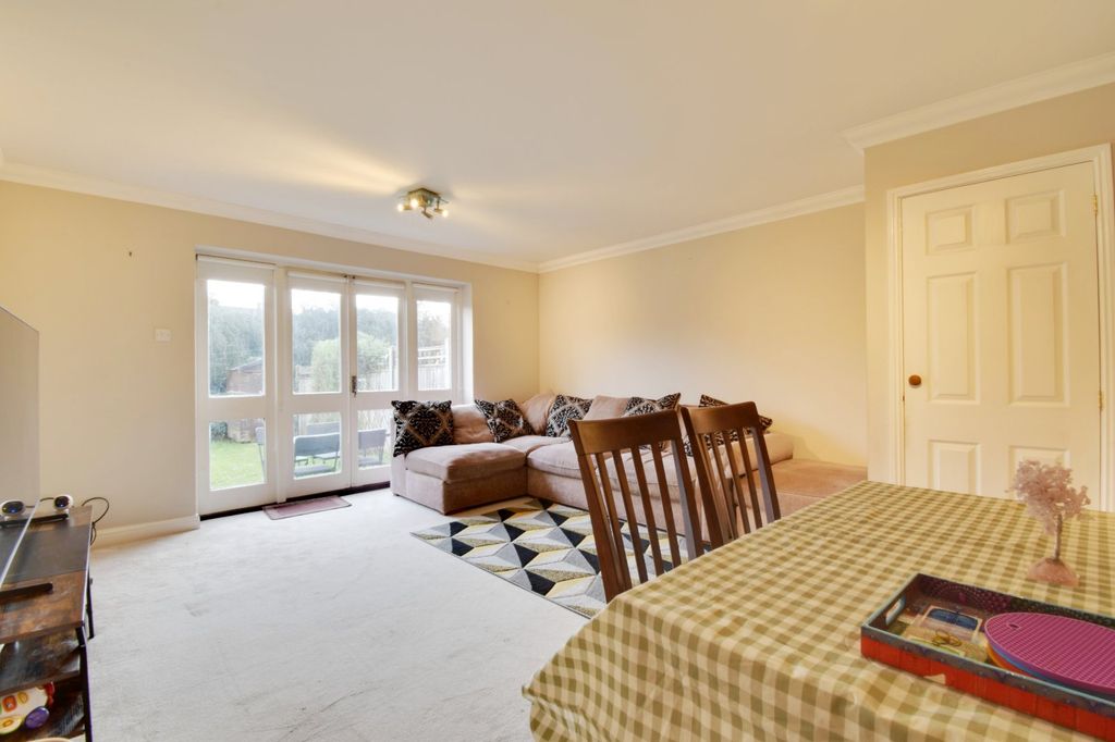 Property photo 3 of 11 Picture No. 19