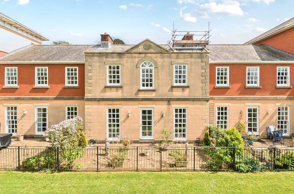 Property photo 1 of 41 Rear