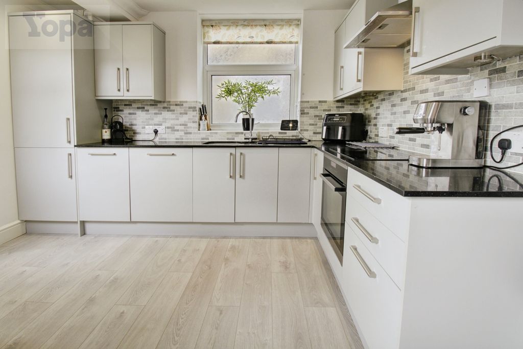 Property photo 3 of 18 Cc995434-A6