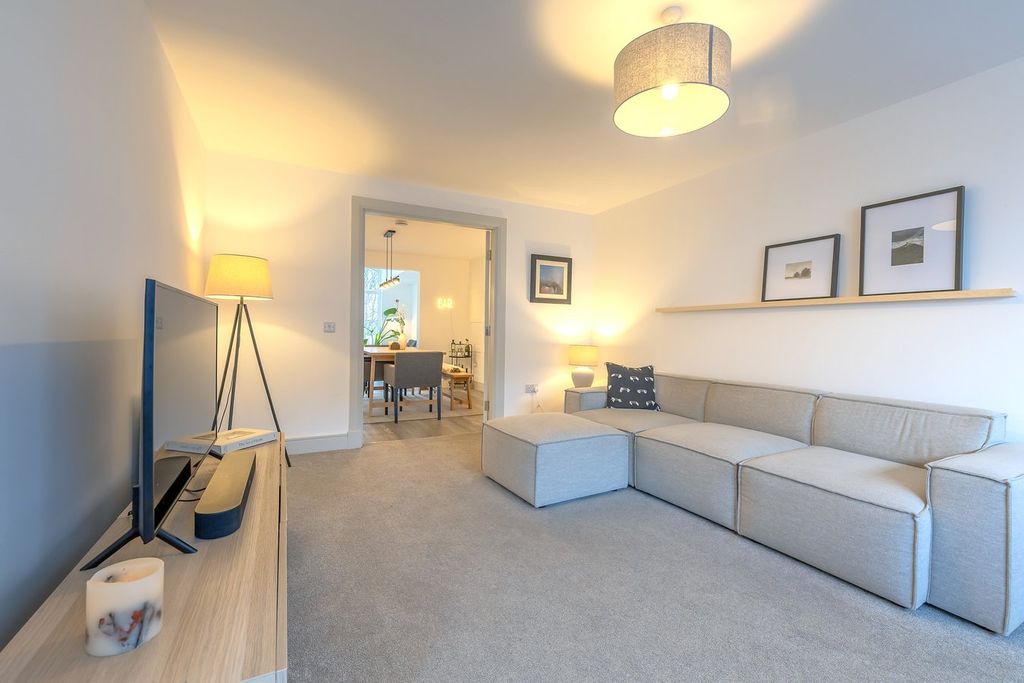 Property photo 3 of 24