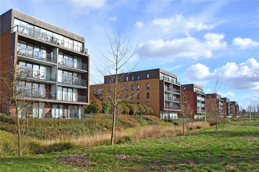 Property photo 2 of 21 Picture No. 16