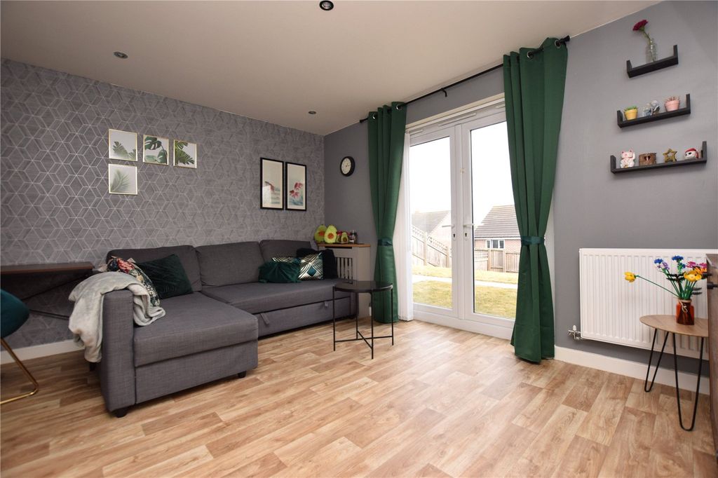 Property photo 2 of 14 Picture No. 10
