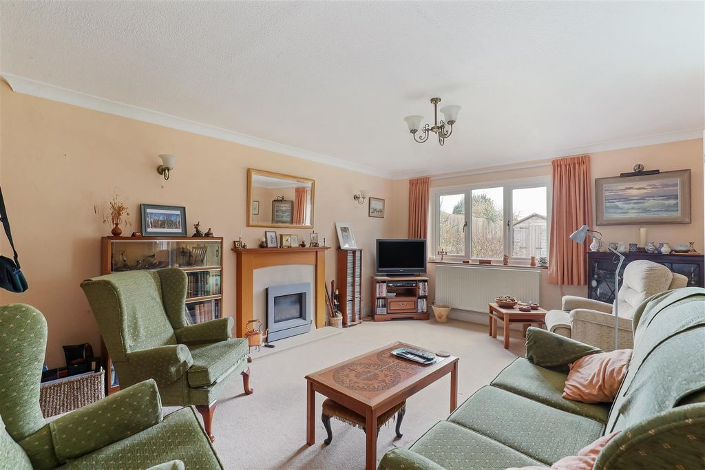 Property photo 2 of 23 Ph30_6367777.Jpg