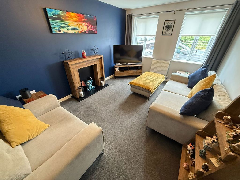 Property photo 2 of 23