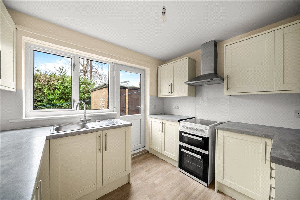 Property photo 3 of 14 Kitchen