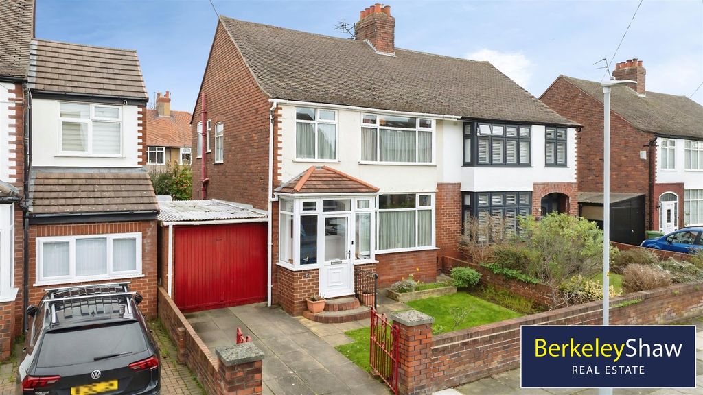 Property photo 1 of 20 External