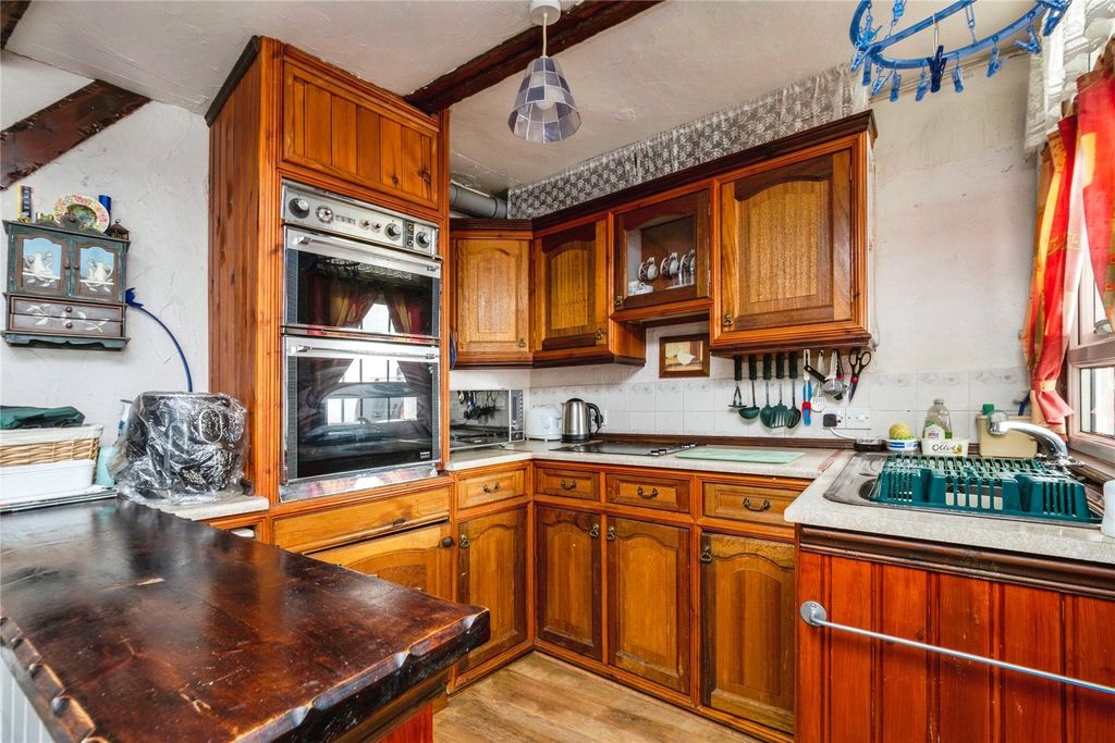 Property photo 2 of 9 Picture No. 11