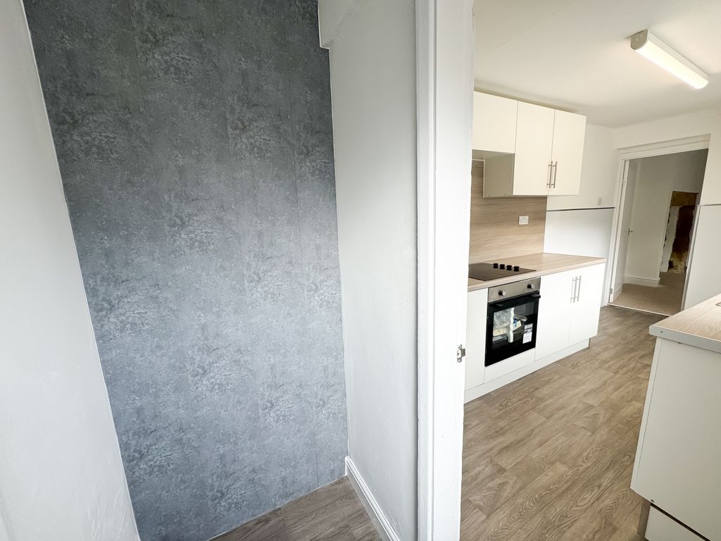 Property photo 3 of 15 William Street Ewemove Skelton-11