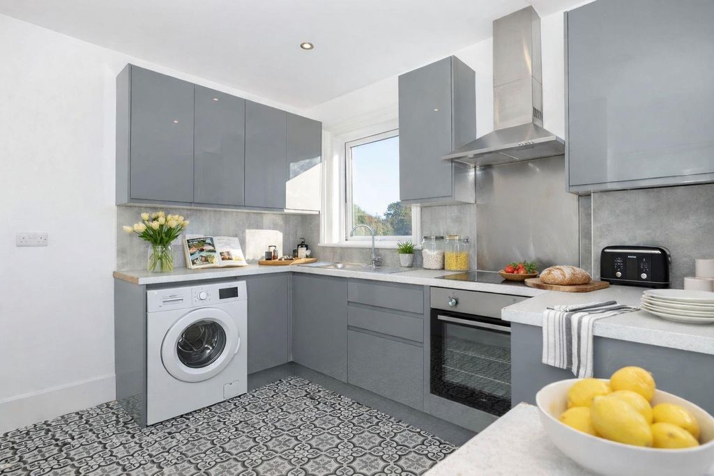 Property photo 2 of 11 St Michaels Road.Jpg