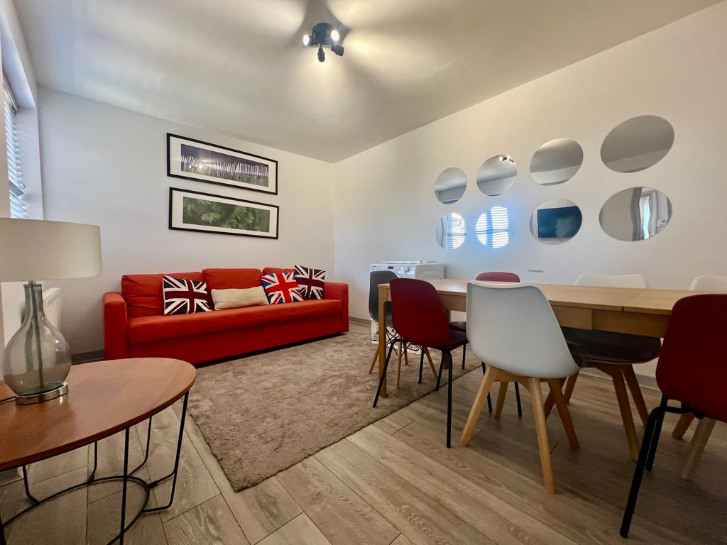Property photo 3 of 8 Img_4505