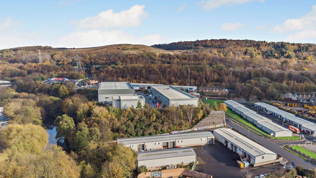 Property photo 3 of 5 8668917-Exterior20-800