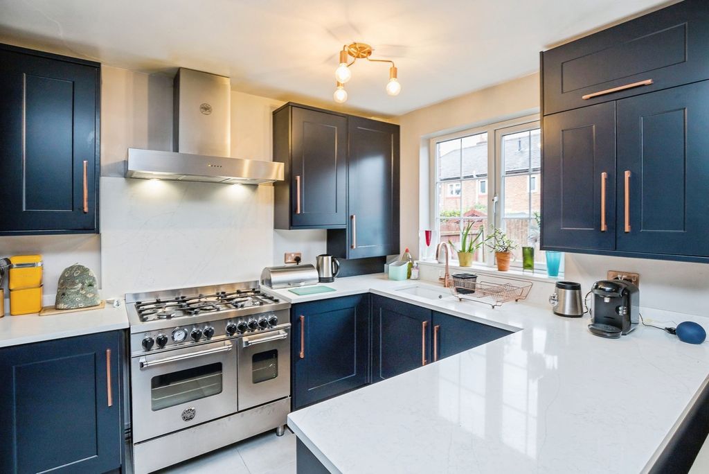 Property photo 3 of 19 Pbox-Img.Jpg