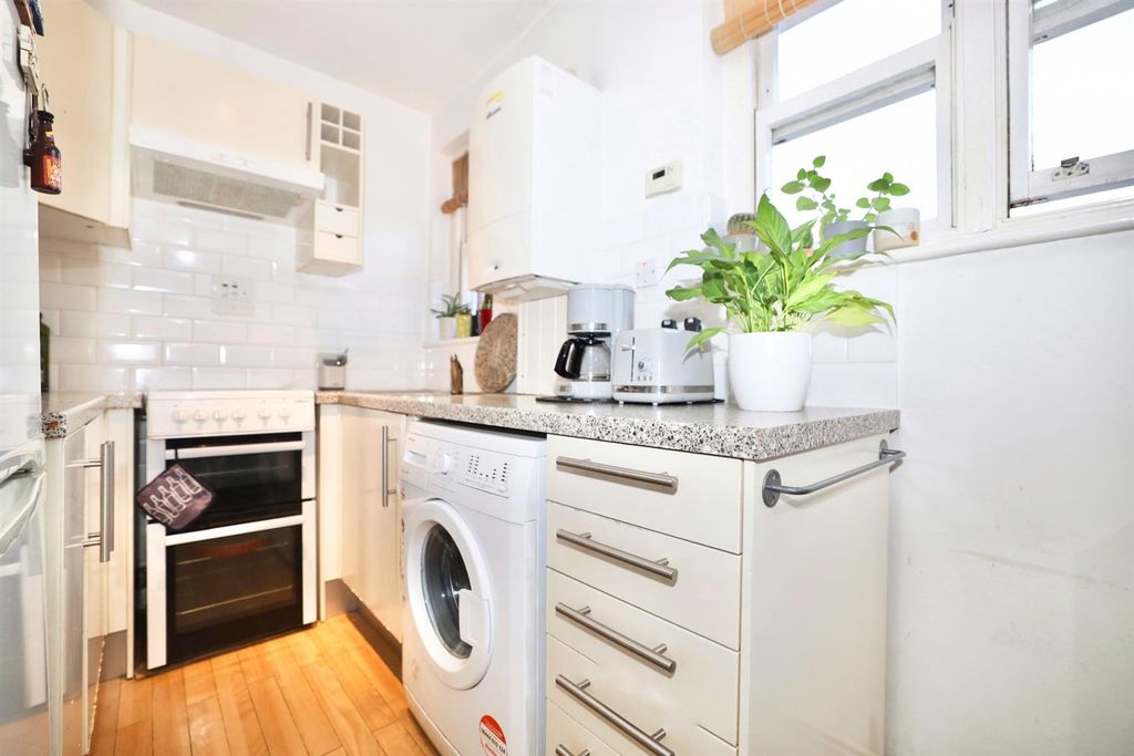 Property photo 2 of 8 2