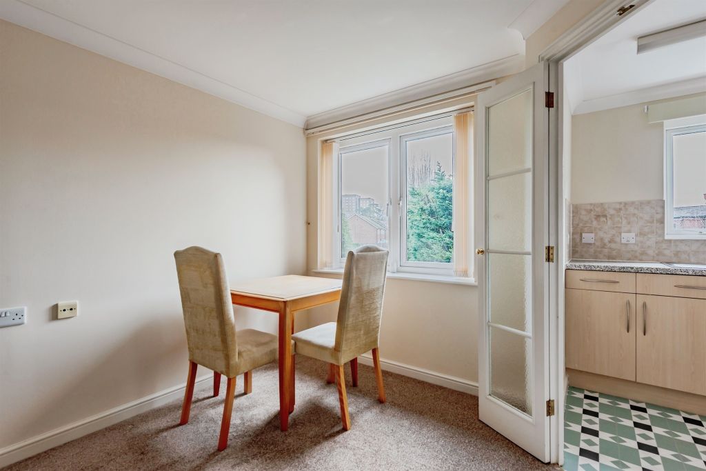 Property photo 3 of 12