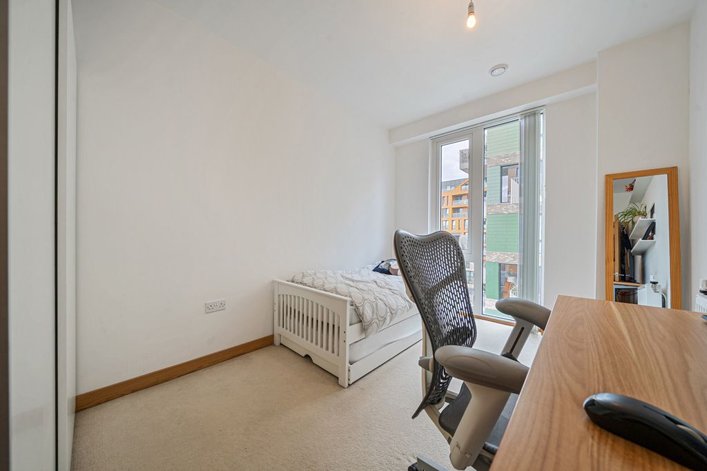 Property photo 3 of 19 1-6A74619Daf28F-1...