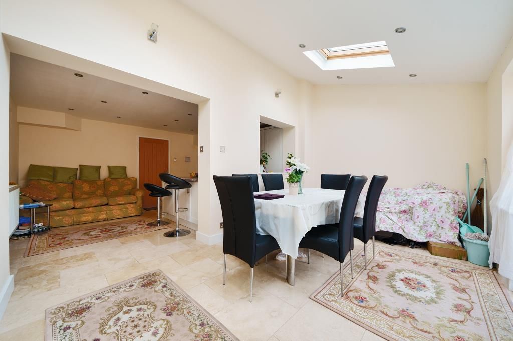 Property photo 3 of 19 Dining Area