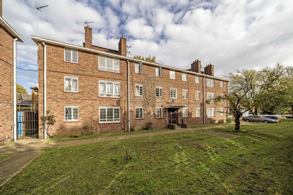 Property photo 1 of 7
