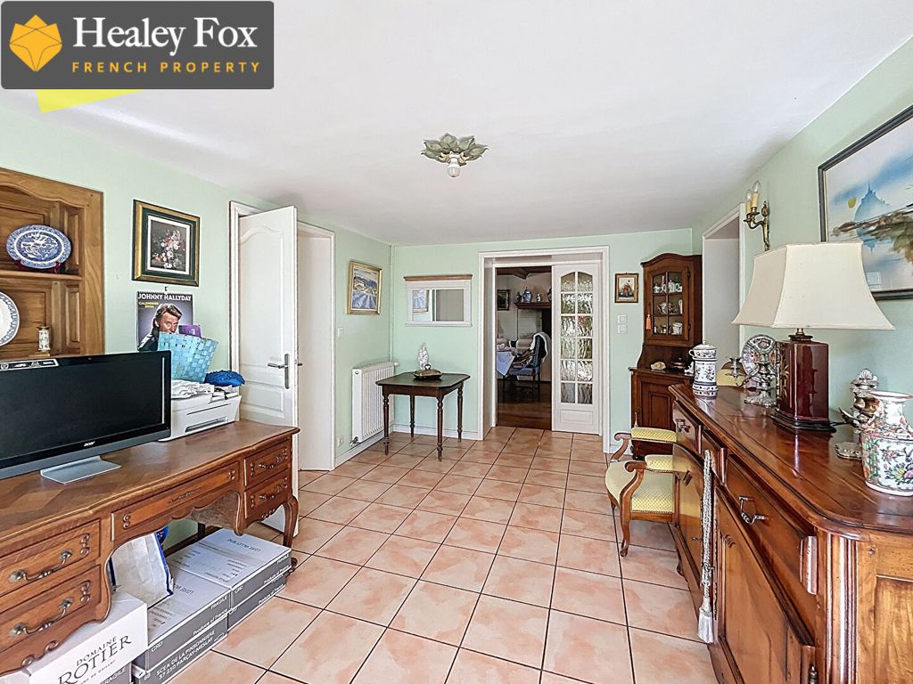 Property photo 3 of 18