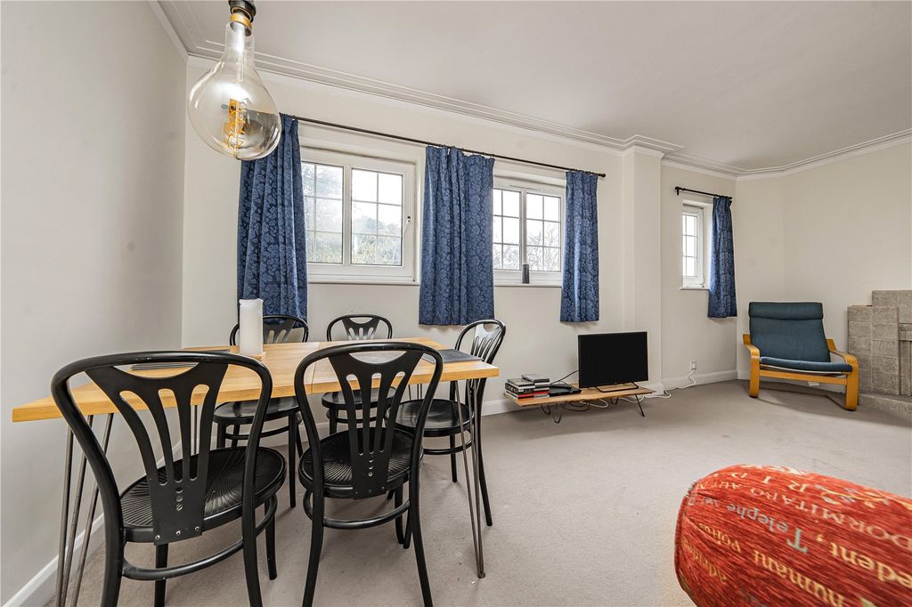 Property photo 2 of 14 Picture No. 23