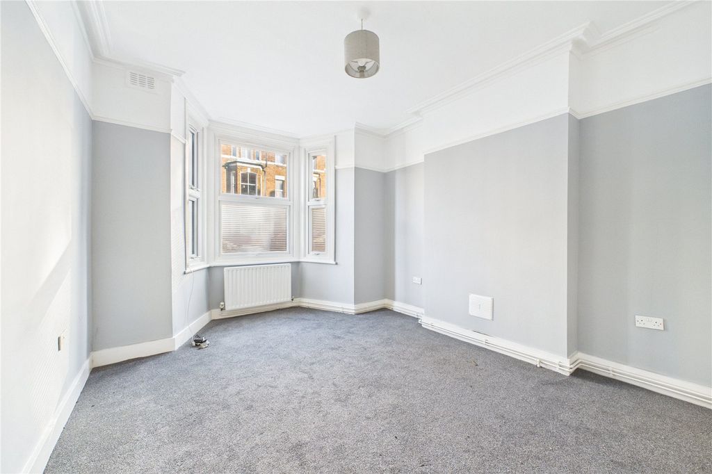 Property photo 2 of 11 Picture No. 02