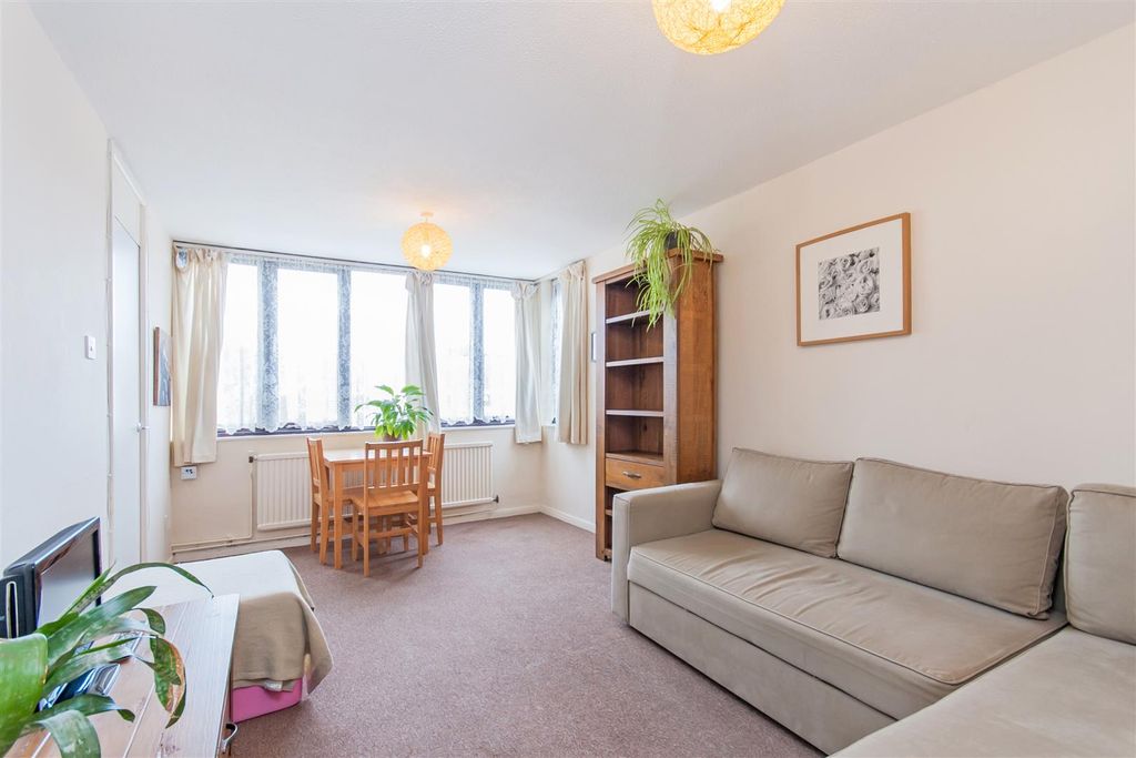 Property photo 2 of 11 31481_Hi_Res_1_(6).Jpg