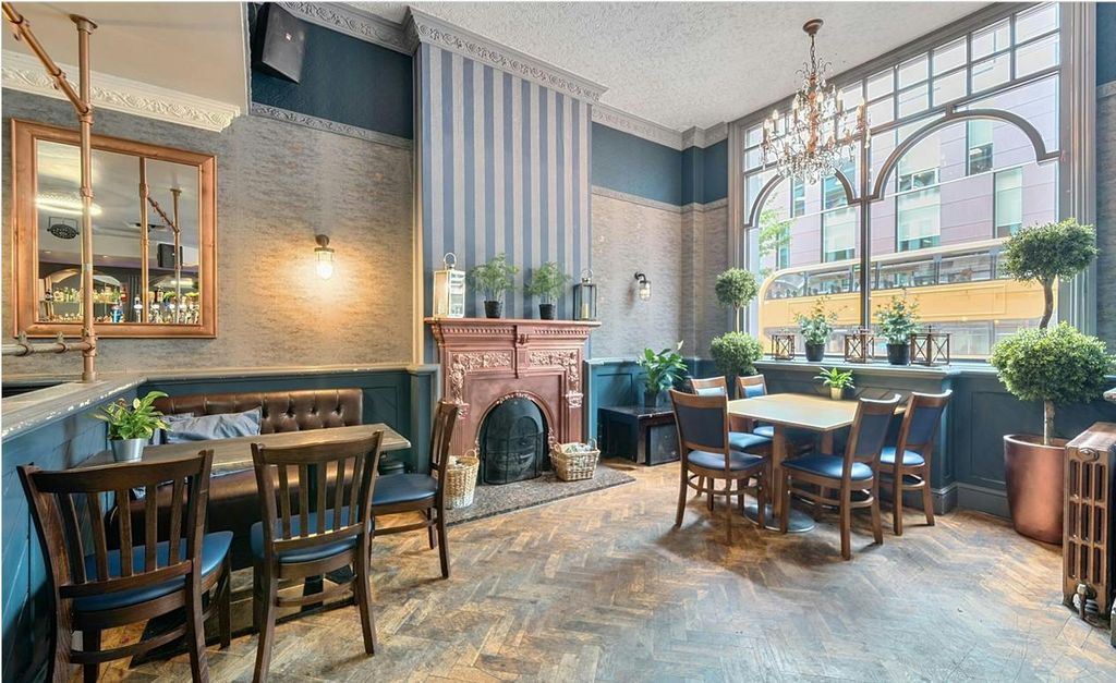 Property photo 1 of 6 Internal Image - Front Dinning - 35 Blagrave St.Jpg