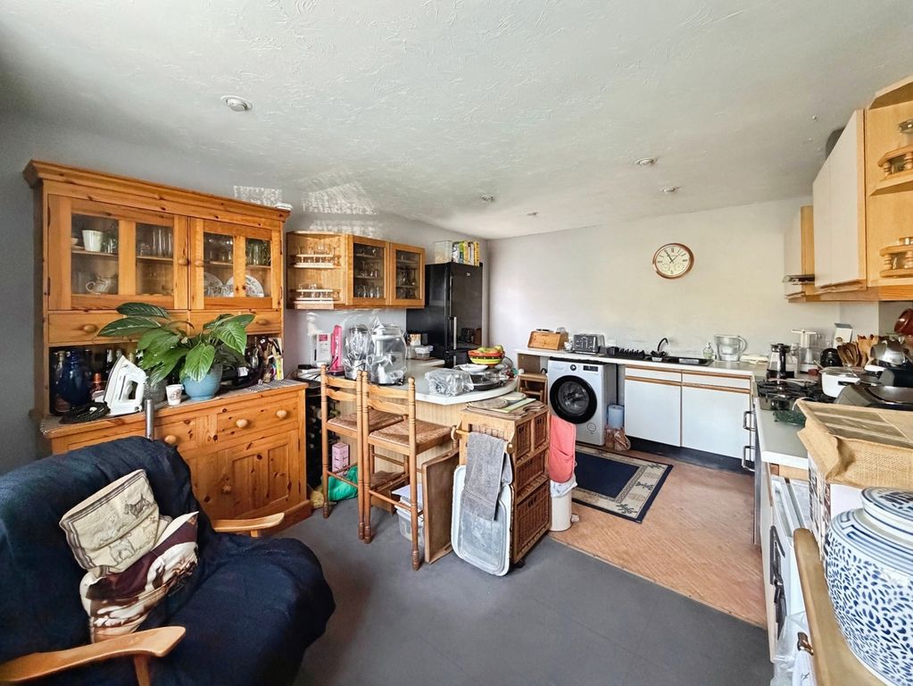 Property photo 2 of 12 Pbox-Img.Jpg