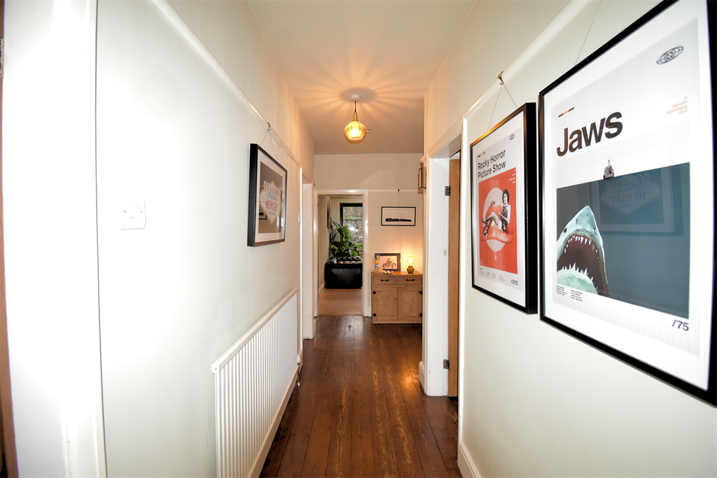 Property photo 2 of 21 Entrance Hall