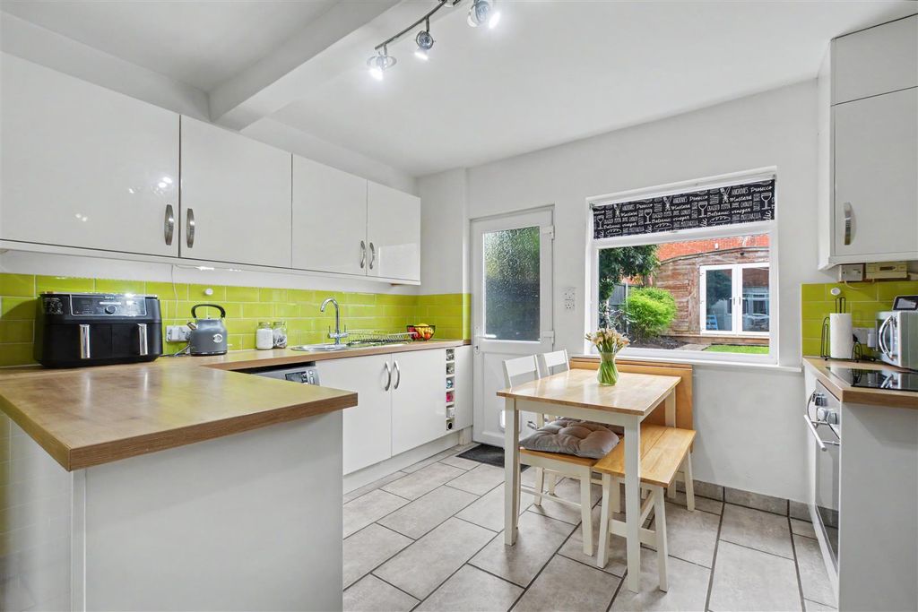 Property photo 3 of 15 Kitchen Diner