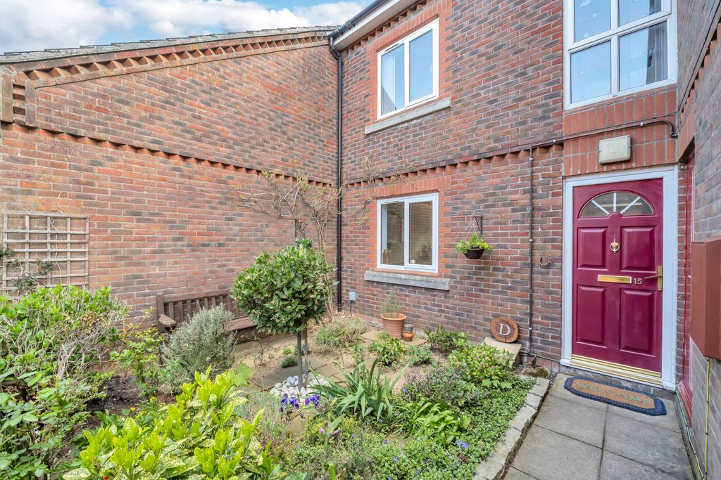 Property photo 1 of 12 Front