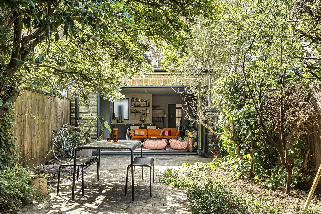 Property photo 1 of 23 Garden