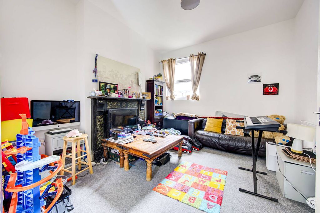 Property photo 1 of 14