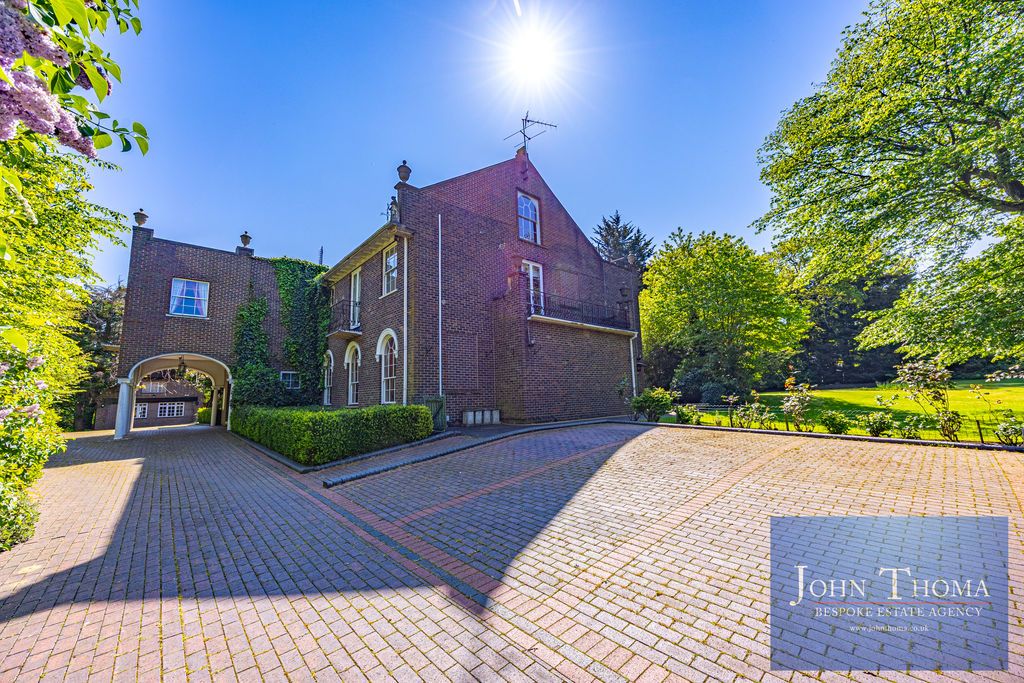 Additional image 36 of 6 bed detached house for saleManor Road, Chigwell IG7