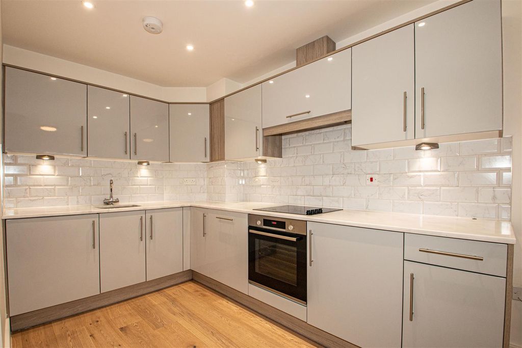 Property photo 2 of 14 Sil_3.Jpg