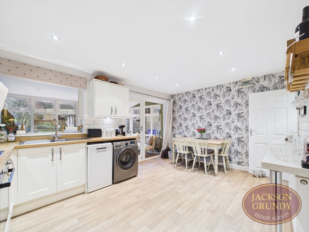 Property photo 3 of 14 Meadow Rise