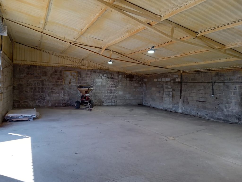 Property photo 3 of 6