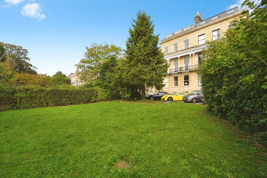 Property photo 2 of 8 Photo