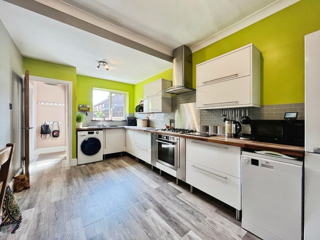 Property photo 2 of 20 4222646