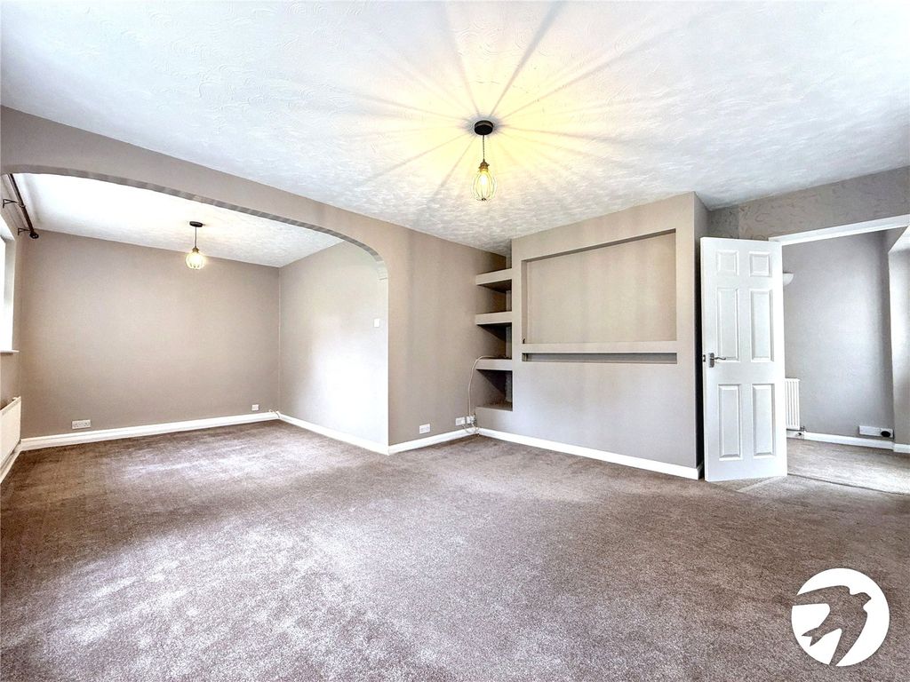 Property photo 3 of 18 Picture No. 05