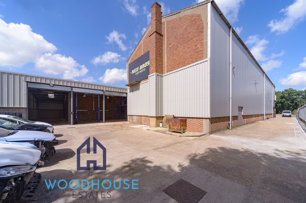 Property photo 2 of 13