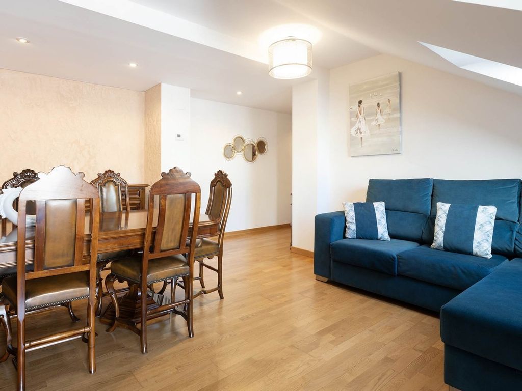 Property photo 1 of 32
