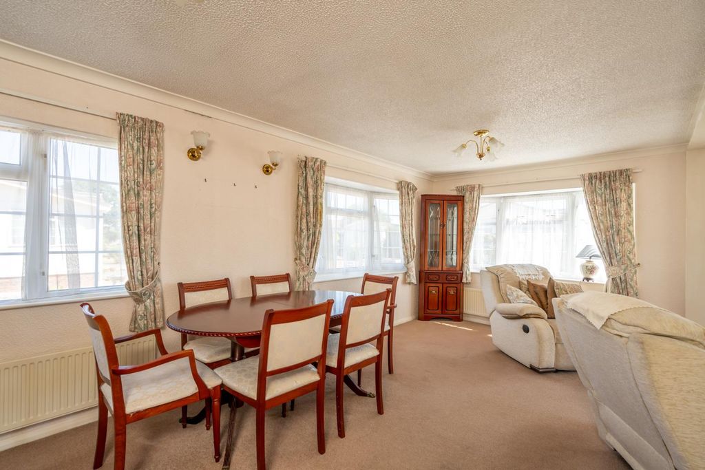 Property photo 3 of 13 Dining Area.Jpg