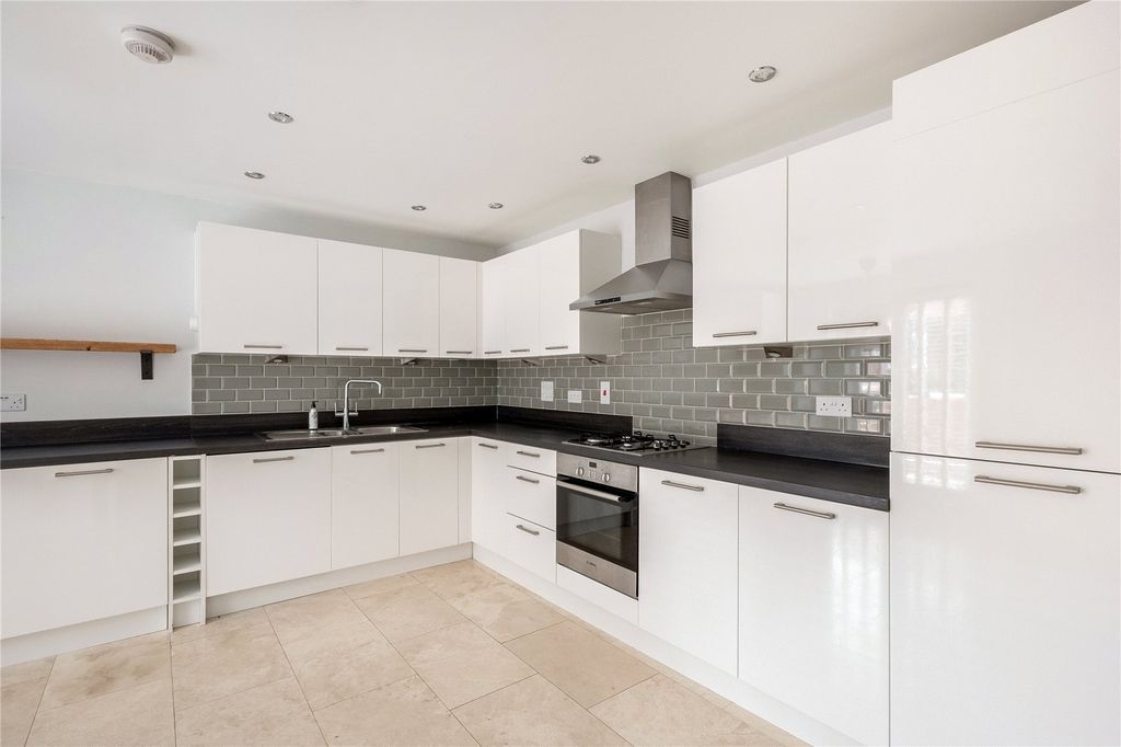 Property photo 3 of 17 Picture No. 07