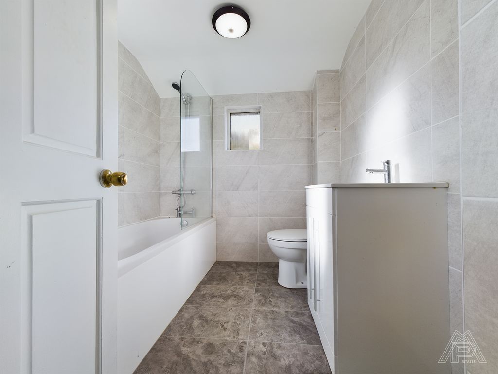 Property photo 3 of 11 Photo 13