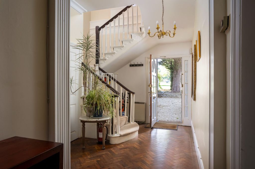 Property photo 3 of 22