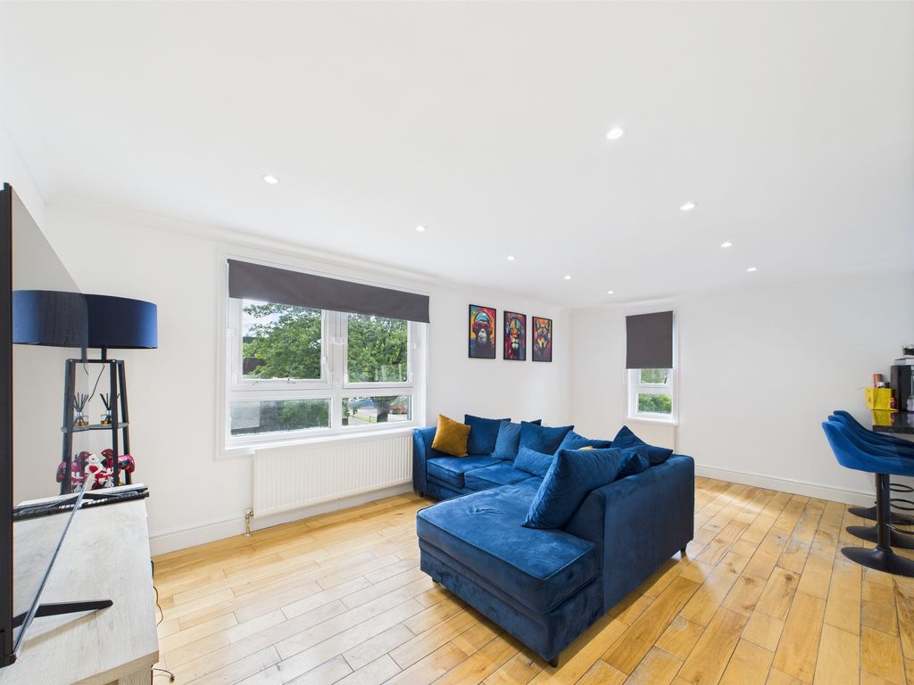 Property photo 1 of 16 Living Room