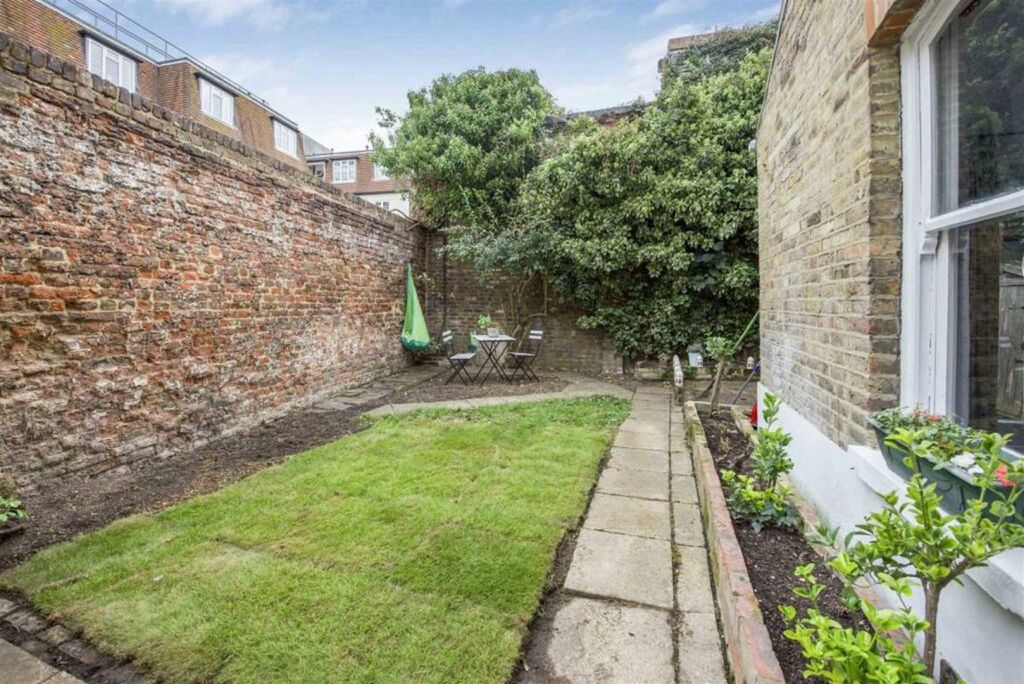 Property photo 3 of 7