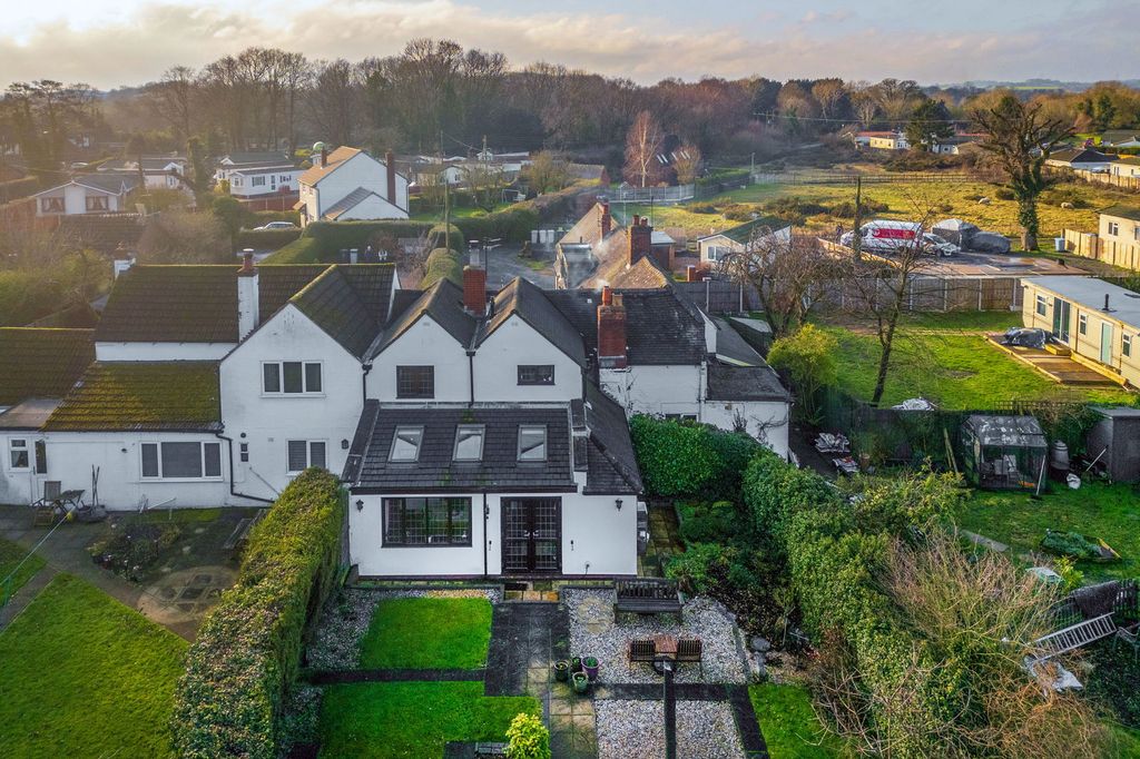 Property photo 2 of 60