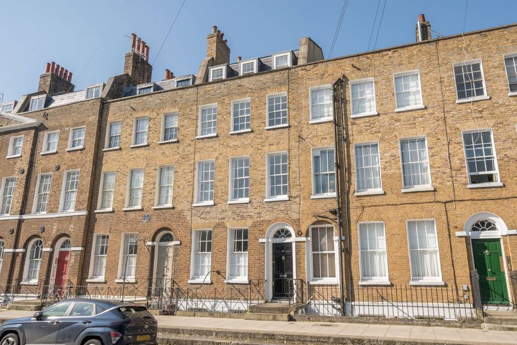 Property photo 3 of 19