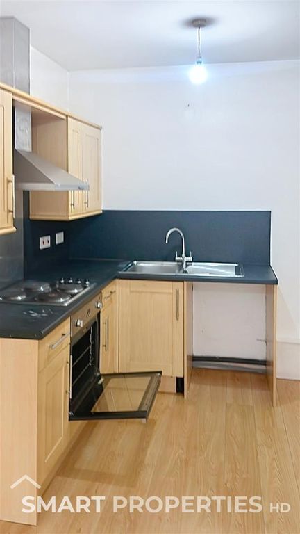 Property photo 2 of 6 Kitchen